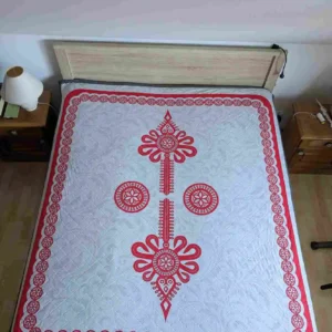 narzuta regionalna czerwona parzenica na szarym tle 11zon