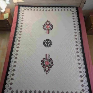 narzuta regionalna parzenica na kremowym tle 11zon